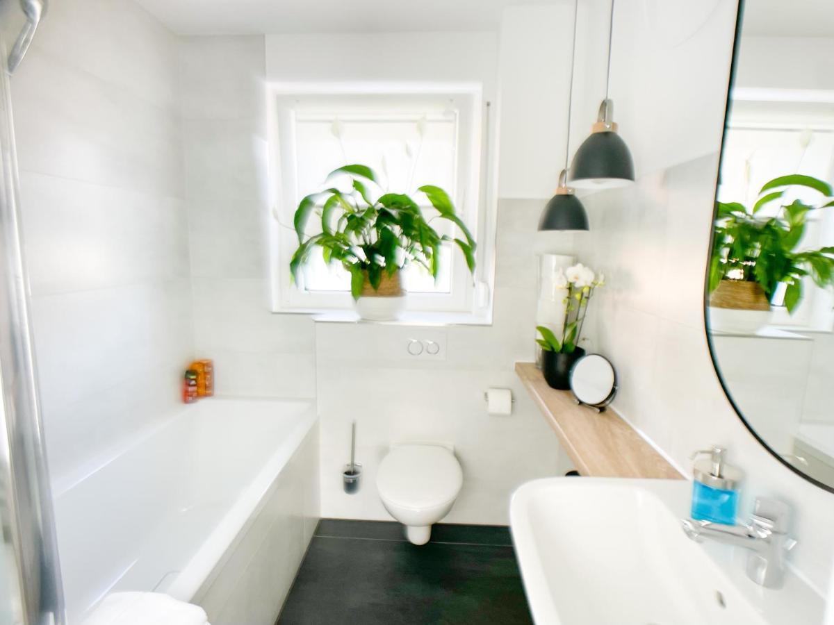 M-Style 02 Apartment Mit Balkon 24H Self-Check-In, Free Parking, Netflix Nürnberg Exterior foto