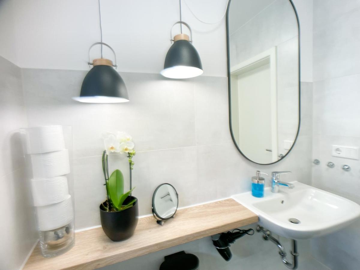M-Style 02 Apartment Mit Balkon 24H Self-Check-In, Free Parking, Netflix Nürnberg Exterior foto