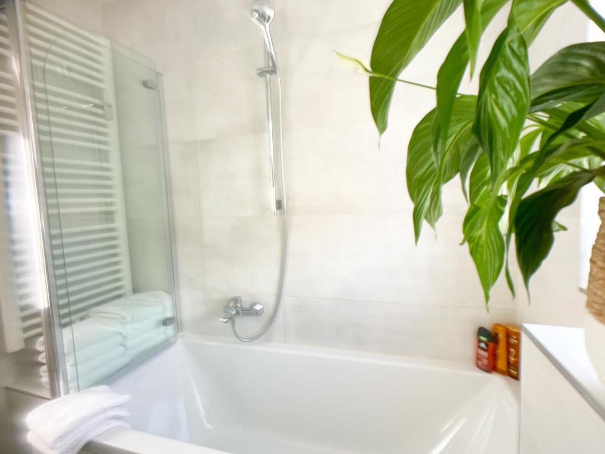 M-Style 02 Apartment Mit Balkon 24H Self-Check-In, Free Parking, Netflix Nürnberg Exterior foto
